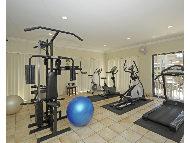 21/117 Palm Meadows Drive, Carrara QLD 4211