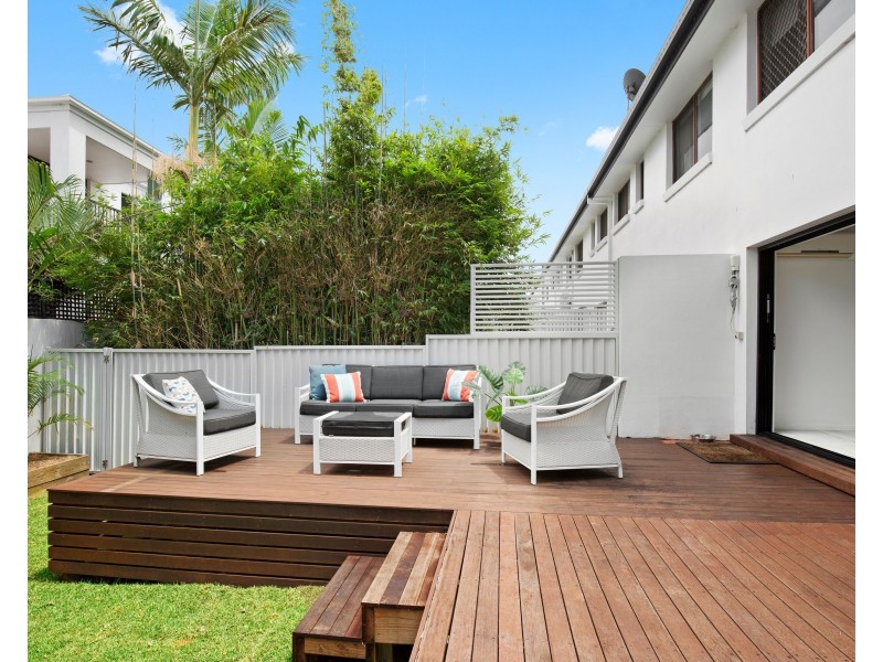 2/2-34 Karbunya Street, Mermaid Waters QLD 4218