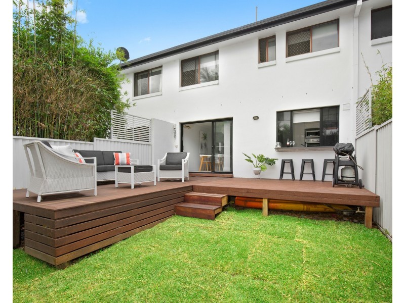 2/2-34 Karbunya Street, Mermaid Waters QLD 4218