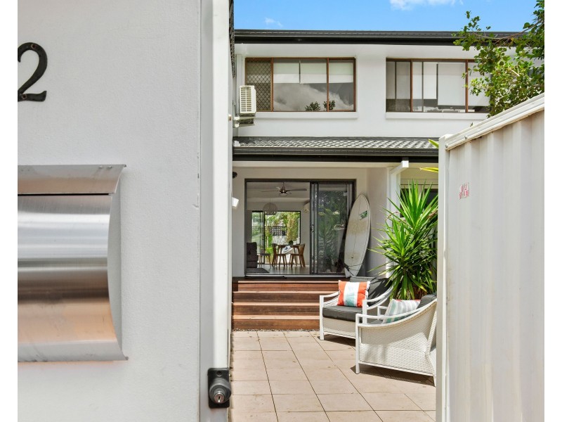 2/2-34 Karbunya Street, Mermaid Waters QLD 4218