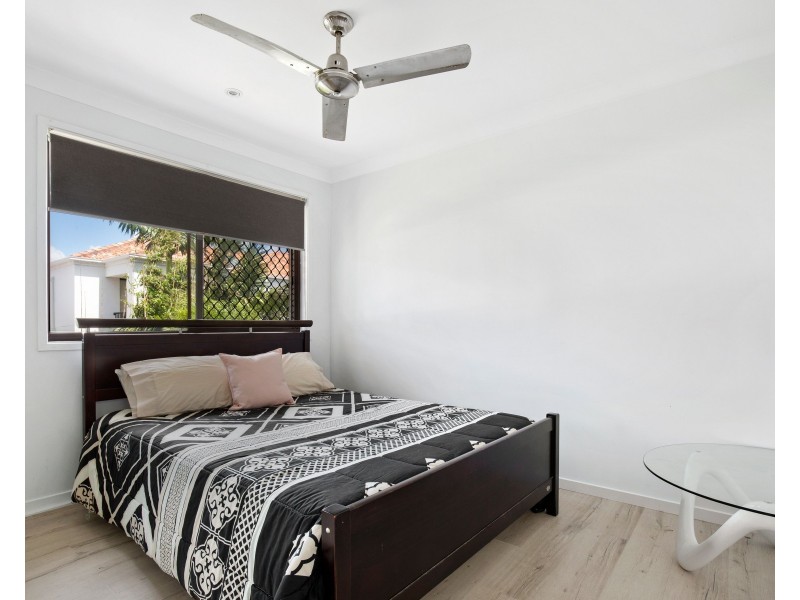 2/2-34 Karbunya Street, Mermaid Waters QLD 4218