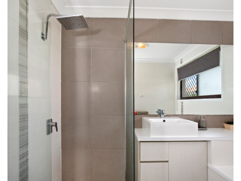 2/2-34 Karbunya Street, Mermaid Waters QLD 4218