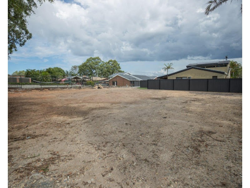 98 Alison Road, Carrara QLD 4211