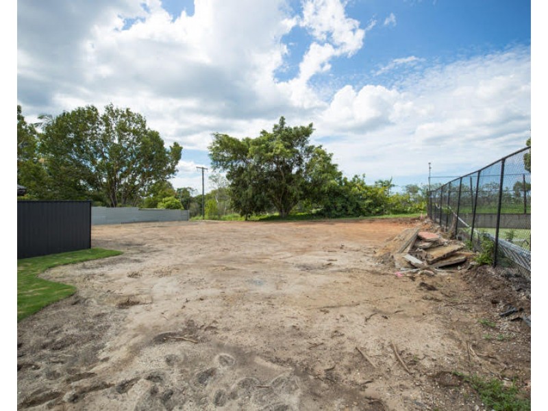 98 Alison Road, Carrara QLD 4211