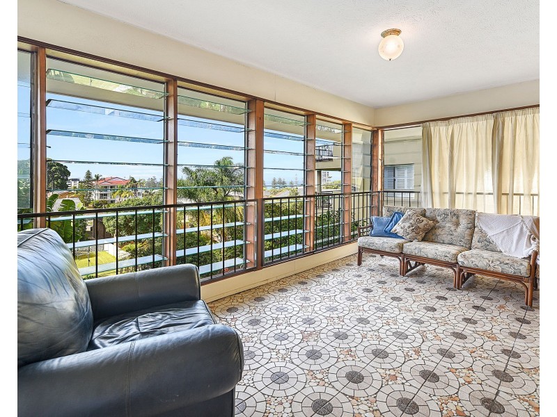 23 Hill Avenue, Burleigh Heads QLD 4220