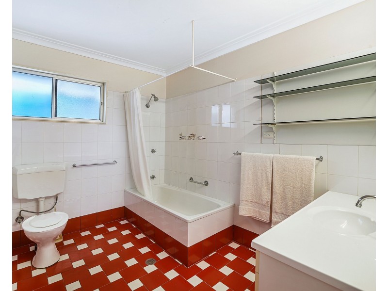 23 Hill Avenue, Burleigh Heads QLD 4220