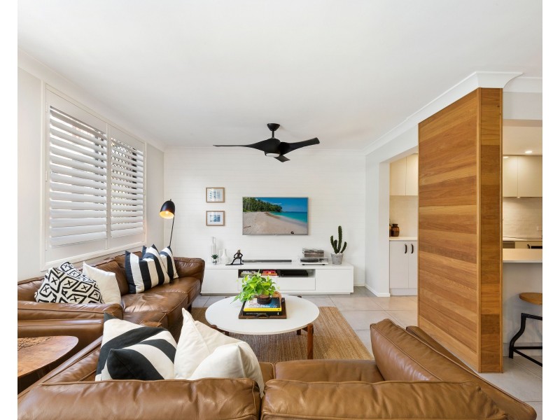 2/4 Rosewood Avenue, Broadbeach QLD 4218