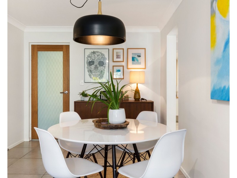 2/4 Rosewood Avenue, Broadbeach QLD 4218