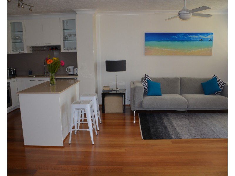 11/2 Fraser Avenue, Miami QLD 4220