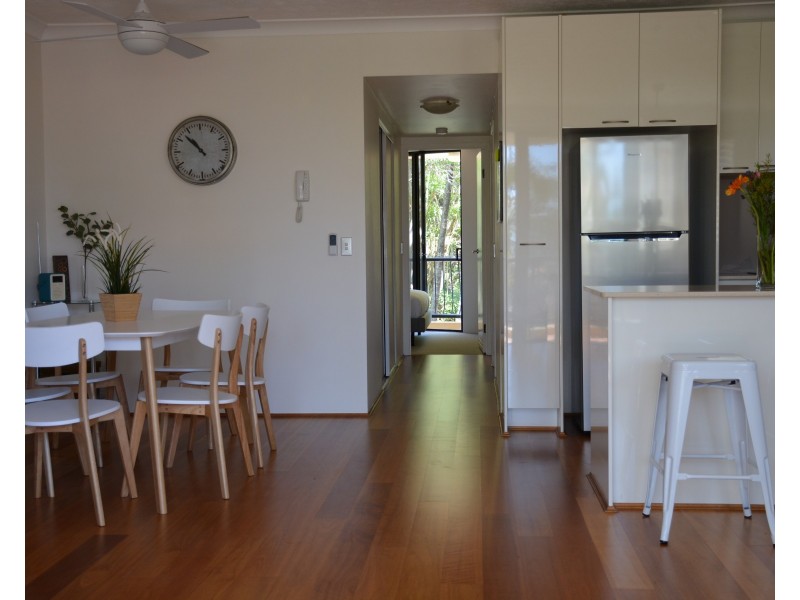 11/2 Fraser Avenue, Miami QLD 4220