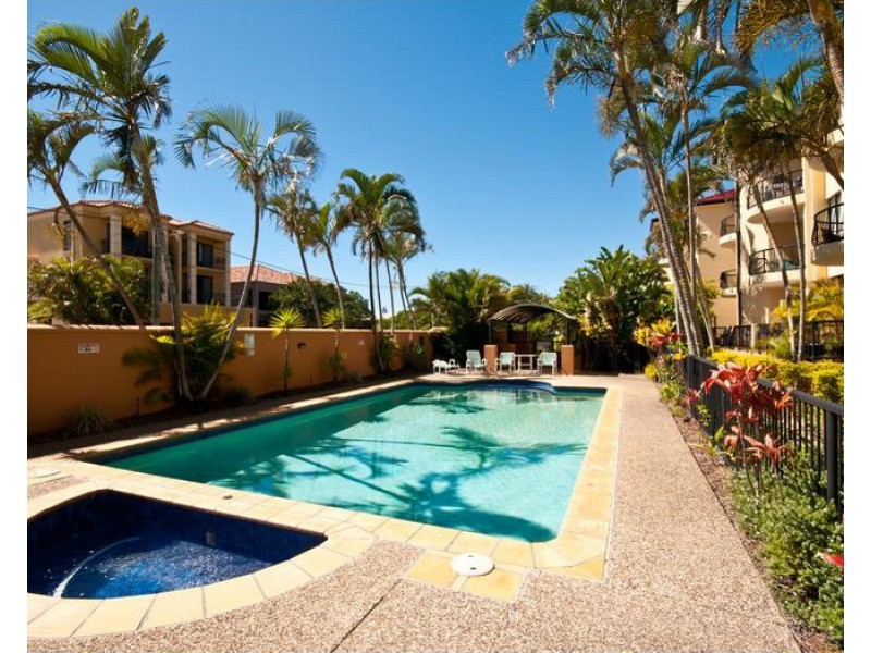 11/2 Fraser Avenue, Miami QLD 4220