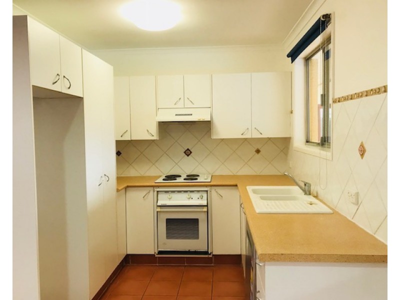 29 Naranga Avenue, Broadbeach Waters QLD 4218