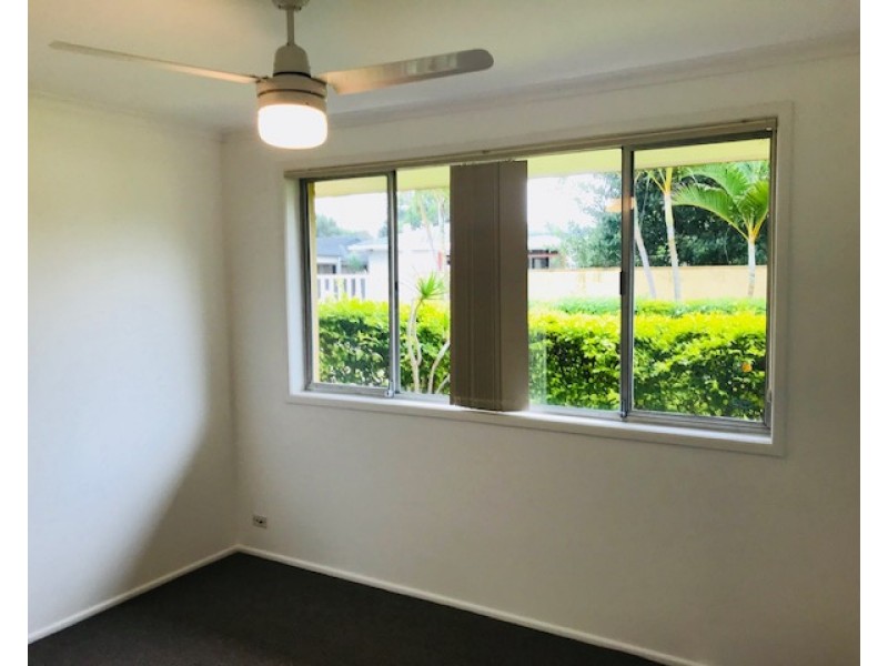 29 Naranga Avenue, Broadbeach Waters QLD 4218