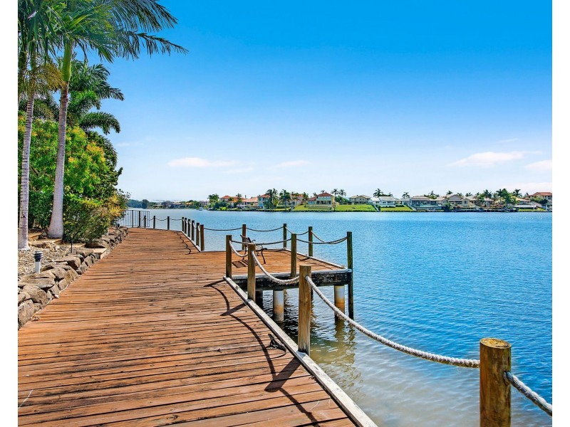 93 Bollard Circuit, Clear Island Waters QLD 4226