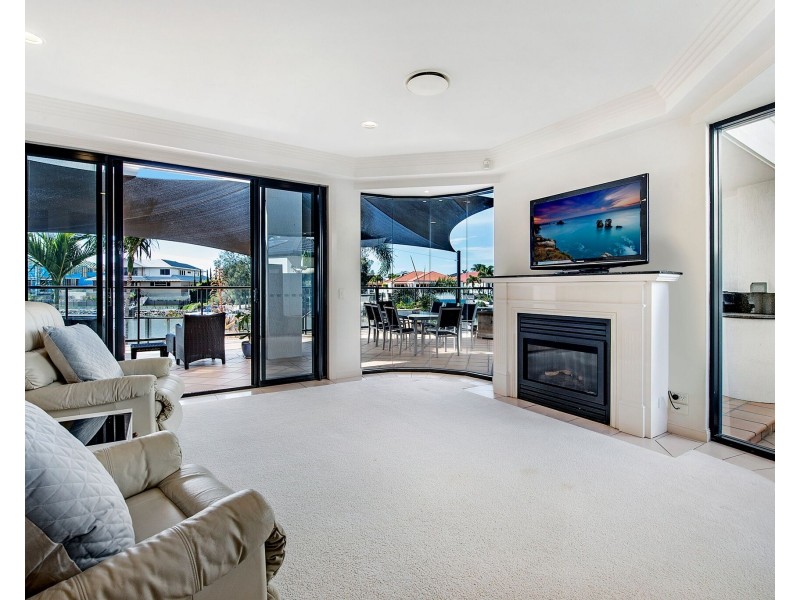 93 Bollard Circuit, Clear Island Waters QLD 4226