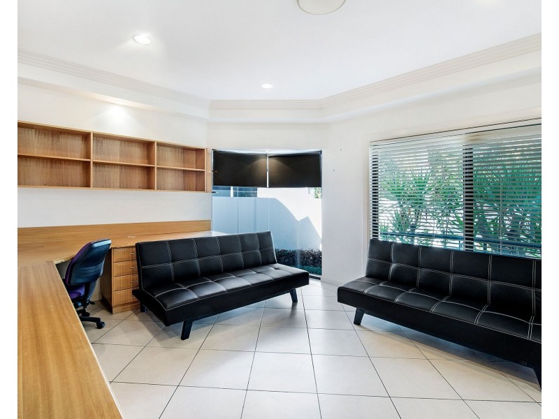 93 Bollard Circuit, Clear Island Waters QLD 4226