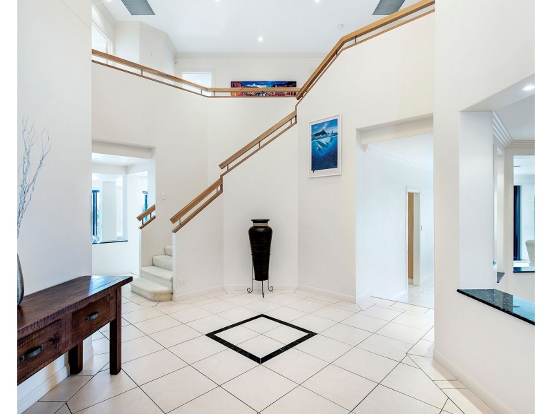 93 Bollard Circuit, Clear Island Waters QLD 4226