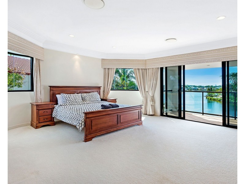 93 Bollard Circuit, Clear Island Waters QLD 4226