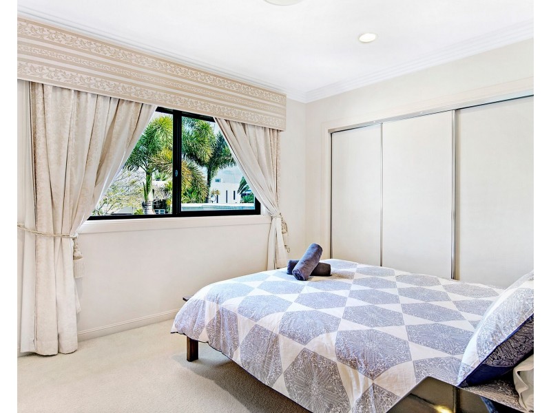 93 Bollard Circuit, Clear Island Waters QLD 4226