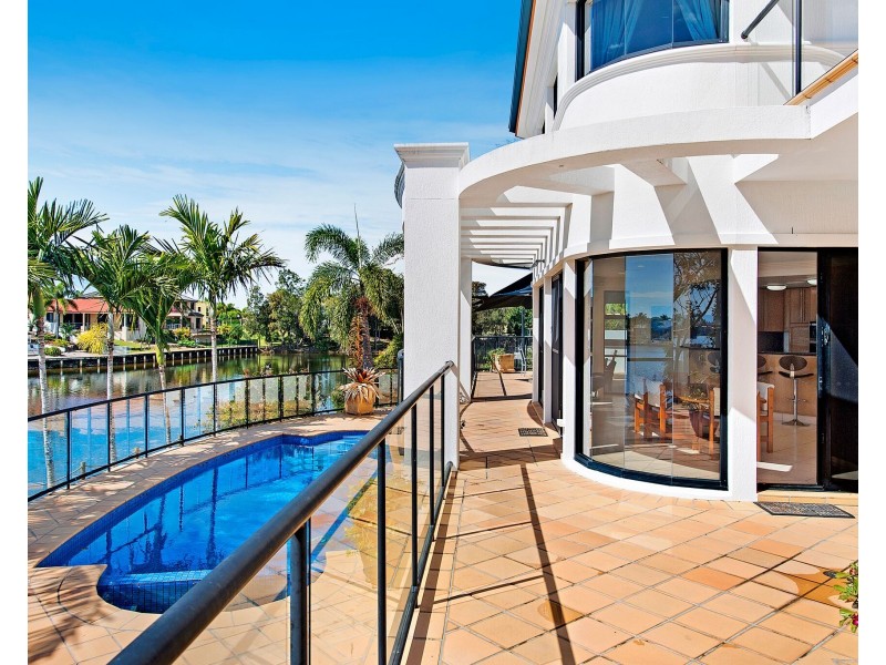 93 Bollard Circuit, Clear Island Waters QLD 4226