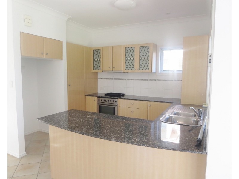 27 Ventura Road, Mermaid Beach QLD 4218