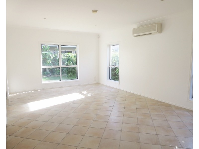 27 Ventura Road, Mermaid Beach QLD 4218