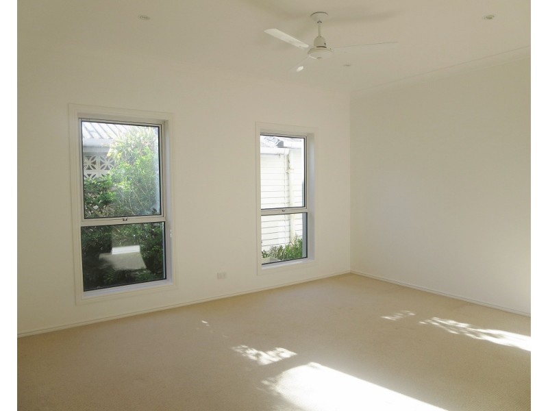 27 Ventura Road, Mermaid Beach QLD 4218