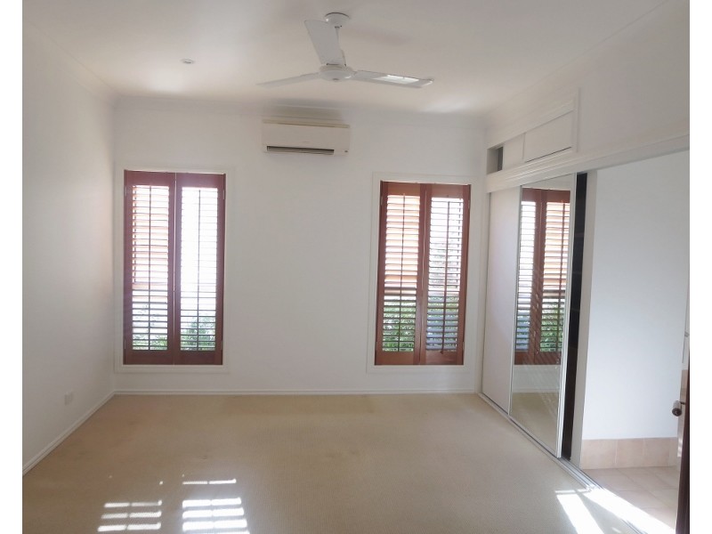 27 Ventura Road, Mermaid Beach QLD 4218
