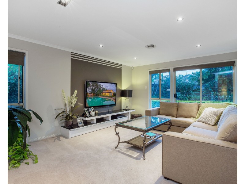 26 Sea Eagle Drive, Burleigh Waters QLD 4220