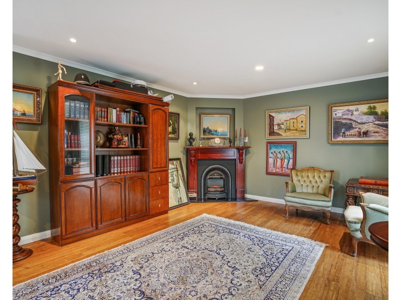 26 Sea Eagle Drive, Burleigh Waters QLD 4220