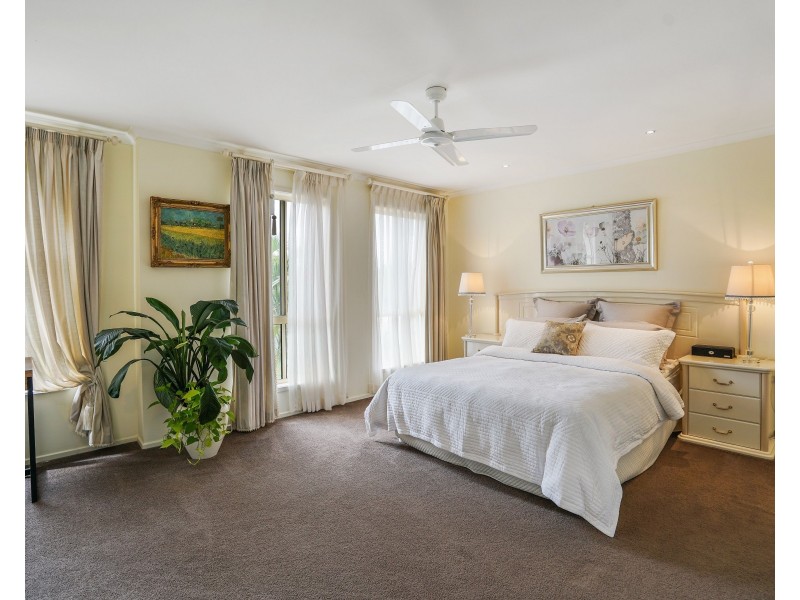 26 Sea Eagle Drive, Burleigh Waters QLD 4220