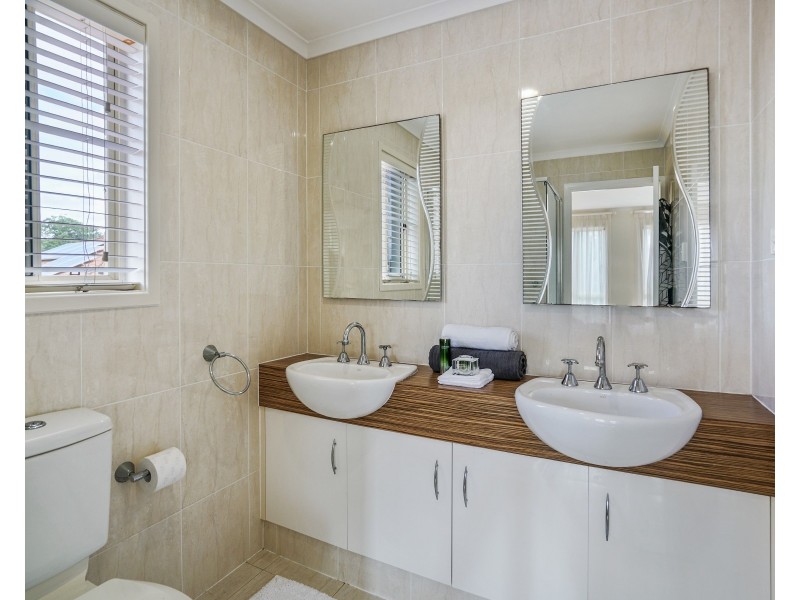 26 Sea Eagle Drive, Burleigh Waters QLD 4220