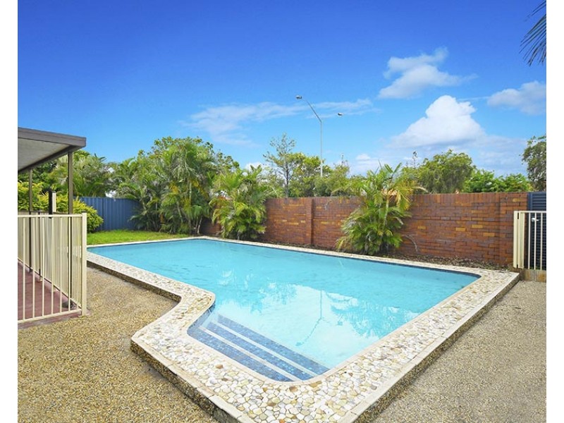 16 Salacia Avenue, Mermaid Waters QLD 4218