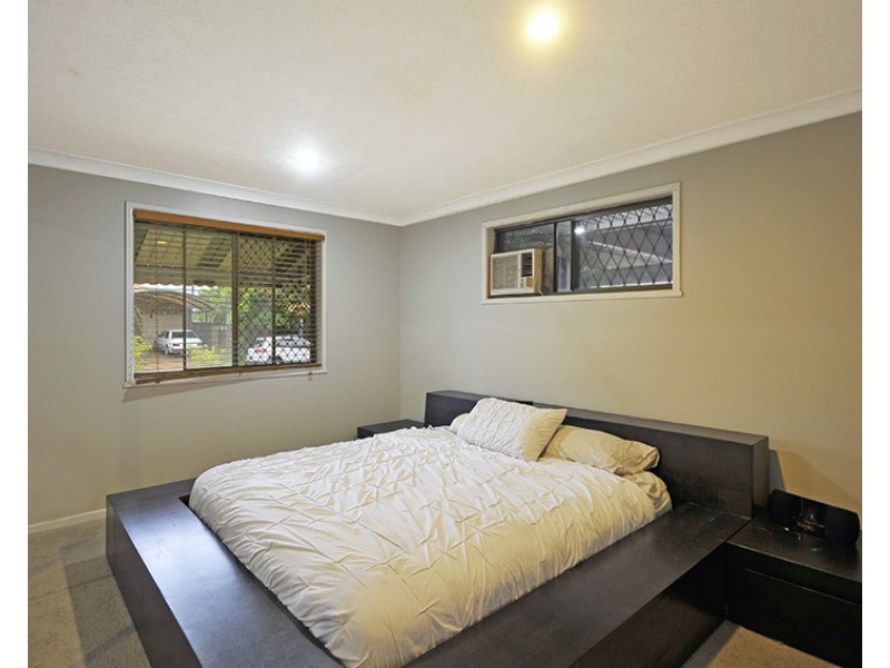 16 Salacia Avenue, Mermaid Waters QLD 4218