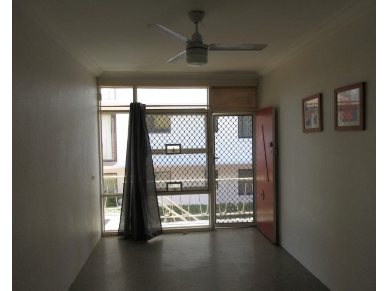 9/14 Paradise Island, Surfers Paradise QLD 4217