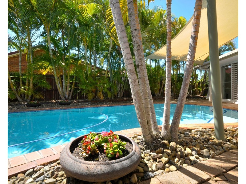 18 Newport Drive, Robina QLD 4226