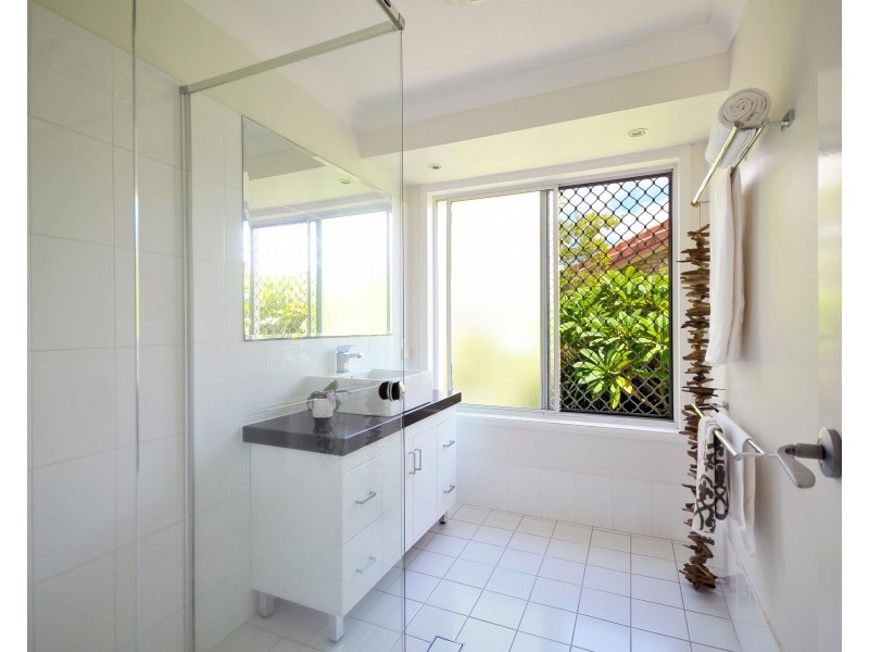 18 Newport Drive, Robina QLD 4226