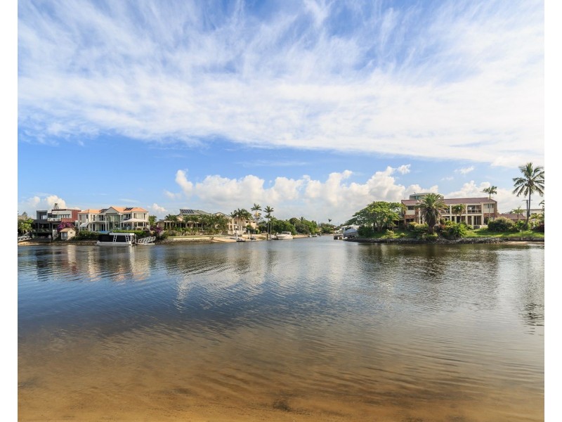 93 Allambi Avenue, Broadbeach Waters QLD 4218