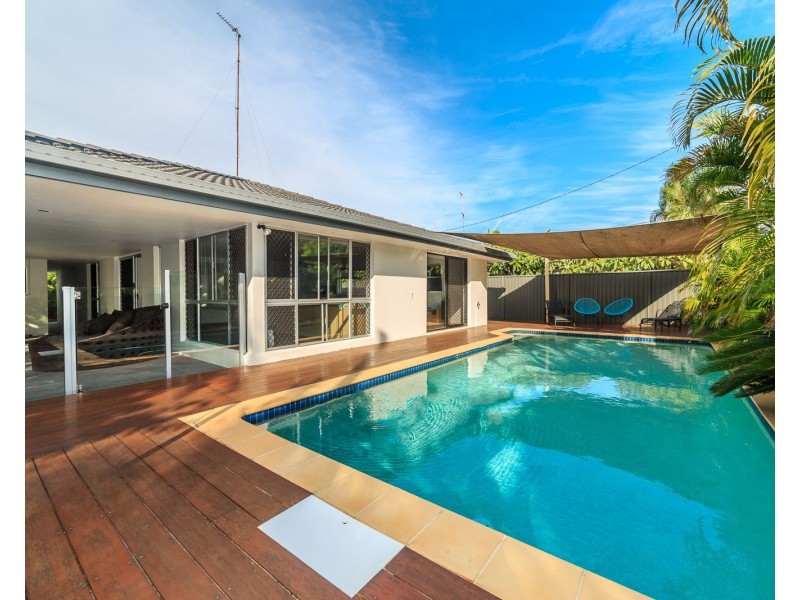 93 Allambi Avenue, Broadbeach Waters QLD 4218