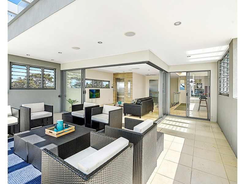 194 Pacific Parade, Bilinga QLD 4225