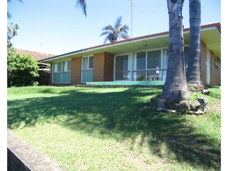 133 Allambi Avenue, Broadbeach Waters QLD 4218