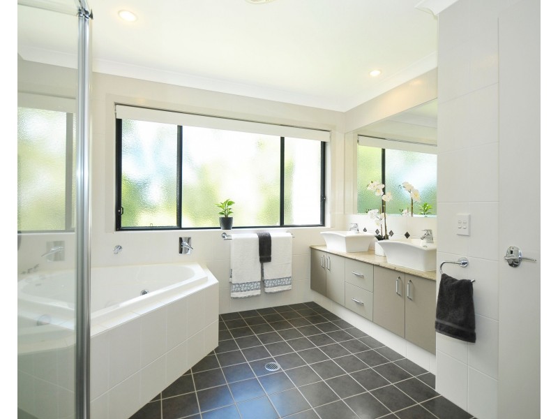 15 Lacerta Avenue, Robina QLD 4226