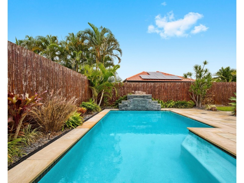 8 Lanai Drive, Burleigh Waters QLD 4220