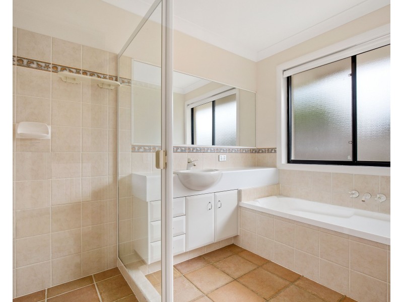 8 Lanai Drive, Burleigh Waters QLD 4220