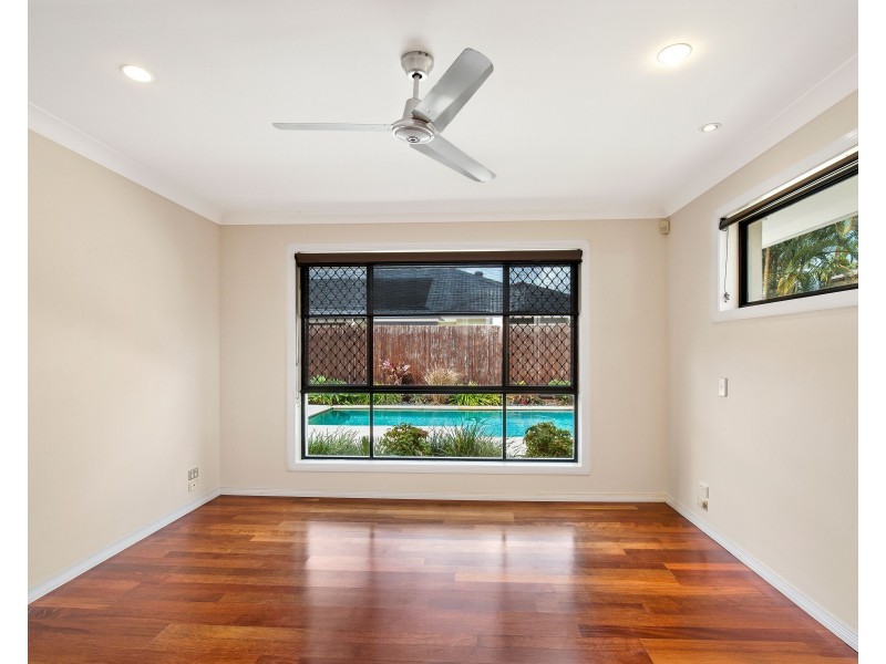 8 Lanai Drive, Burleigh Waters QLD 4220