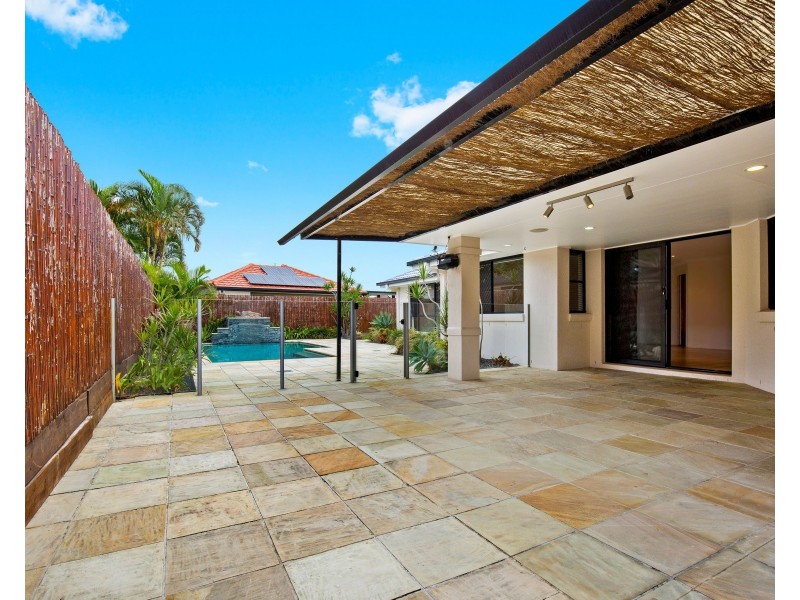 8 Lanai Drive, Burleigh Waters QLD 4220