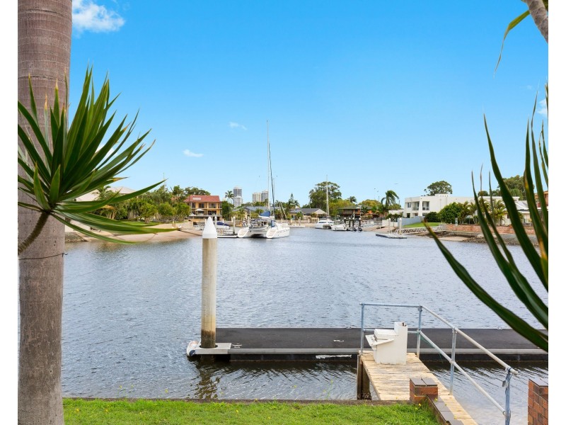 12 Wau Avenue, Runaway Bay QLD 4216