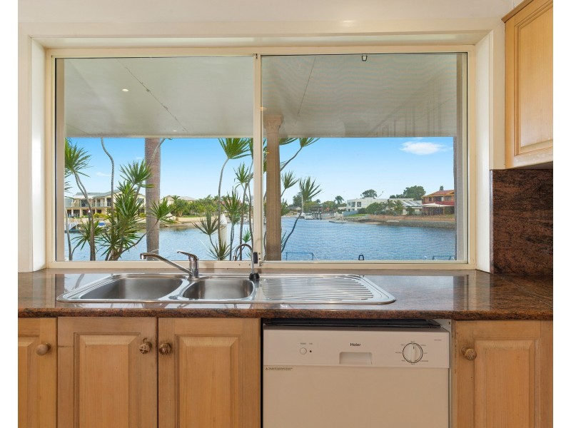 12 Wau Avenue, Runaway Bay QLD 4216