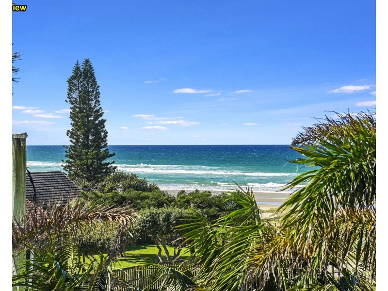 1/4 Twenty Third Avenue, Palm Beach QLD 4221