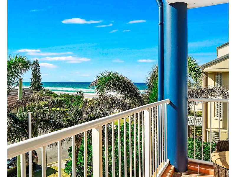 1/4 Twenty Third Avenue, Palm Beach QLD 4221